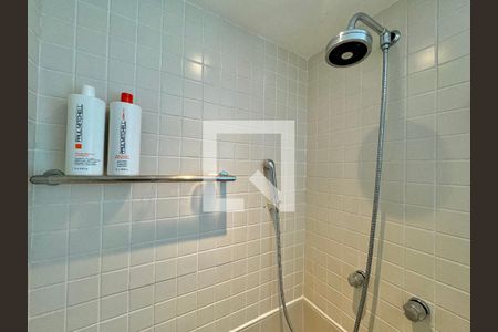 Apartamento à venda com 220m², 4 quartos e 3 vagasBanheiro da Suíte 2