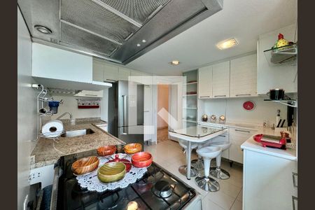 Apartamento à venda com 220m², 4 quartos e 3 vagasCozinha