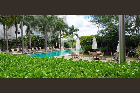 Apartamento à venda com 92m², 2 quartos e 2 vagasÁrea comum - Piscina
