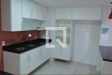 Casa à venda com 504m², 5 quartos e 3 vagasCozinha