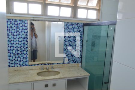 Casa à venda com 504m², 5 quartos e 3 vagasBanheiro da Suíte 2