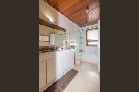 Casa à venda com 450m², 4 quartos e 2 vagasBanheiro do Quarto 1