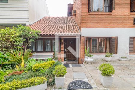 Casa à venda com 450m², 4 quartos e 2 vagasFachada