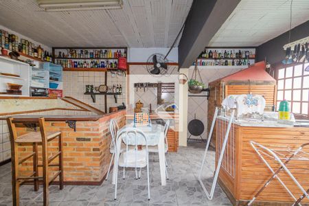 Casa à venda com 450m², 4 quartos e 2 vagasÁrea de lazer