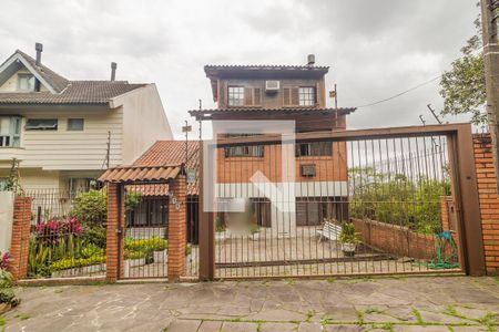 Casa à venda com 450m², 4 quartos e 2 vagasFachada