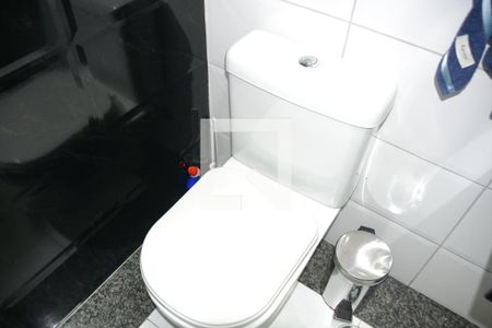 Casa à venda com 435m², 4 quartos e 8 vagasBanheiro