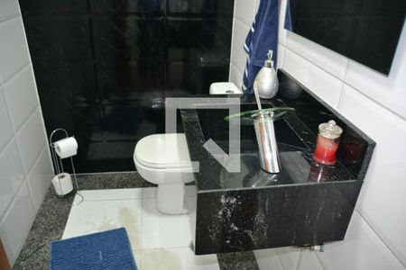 Casa à venda com 435m², 4 quartos e 8 vagasBanheiro