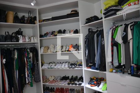 Casa à venda com 435m², 4 quartos e 8 vagasQuarto 1