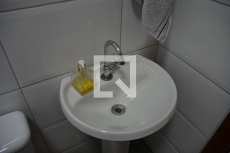 Casa à venda com 435m², 4 quartos e 8 vagasLavabo