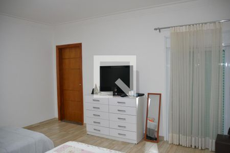 Casa à venda com 435m², 4 quartos e 8 vagasSuíte 1