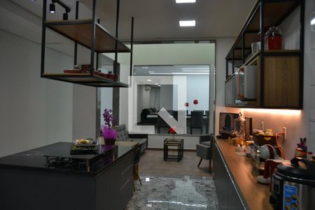 Casa à venda com 435m², 4 quartos e 8 vagasCozinha