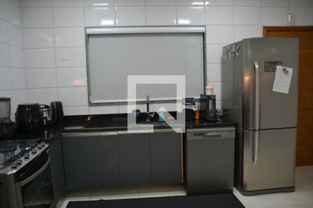 Casa à venda com 435m², 4 quartos e 8 vagasCozinha