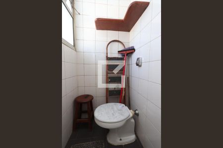 Apartamento para alugar com 170m², 3 quartos e 2 vagasBanheiro de serviço