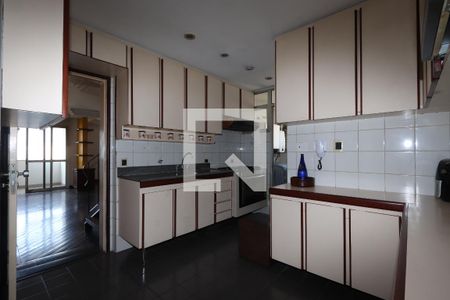 Apartamento para alugar com 170m², 3 quartos e 2 vagasCozinha