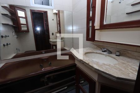 Apartamento para alugar com 170m², 3 quartos e 2 vagasBanheiro da Suíte