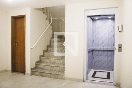 Apartamento à venda com 30m², 1 quarto e sem vaga Apartamento à venda com 30m², 1 quarto e sem vagaHall de entrada