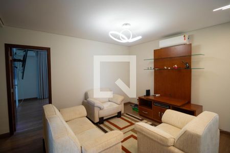 Casa de condomínio à venda com 215m², 3 quartos e 4 vagasSala ìntima