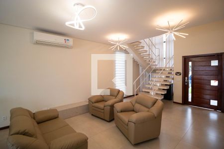 Casa de condomínio à venda com 215m², 3 quartos e 4 vagasSala