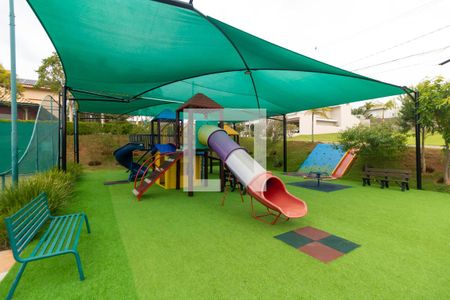 Casa de condomínio à venda com 215m², 3 quartos e 4 vagasÁrea comum - Playground