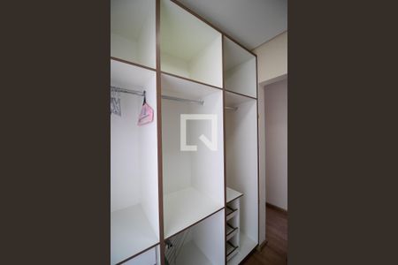 Casa de condomínio à venda com 215m², 3 quartos e 4 vagasCloset da Suíte 03