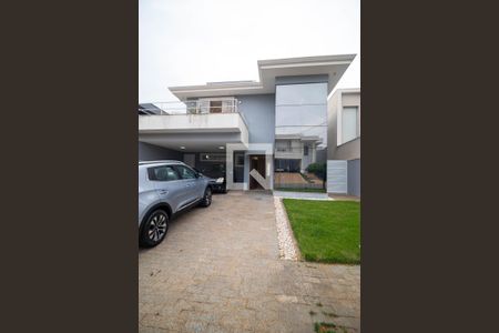 Casa de condomínio à venda com 215m², 3 quartos e 4 vagasFachada