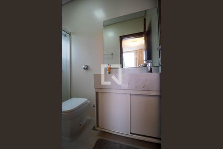 Casa de condomínio à venda com 215m², 3 quartos e 4 vagasBanheiro da Suíte 01