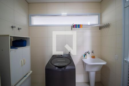 Casa de condomínio à venda com 215m², 3 quartos e 4 vagasÁrea de Serviço