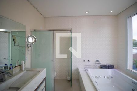 Casa de condomínio à venda com 215m², 3 quartos e 4 vagasBanheiro da Suíte 03