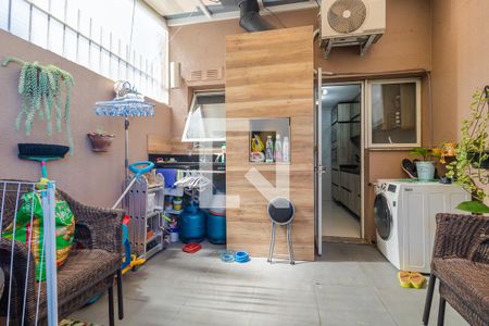 Casa de condomínio à venda com 96m², 2 quartos e 1 vagaQuintal