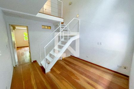 Sala do meio de casa para alugar com 2 quartos, 130m² em Pinheiros, São Paulo