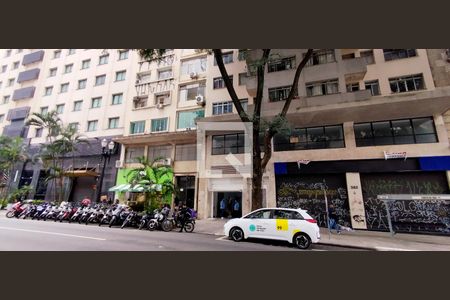 Studio à venda com 28m², 1 quarto e sem vaga Studio à venda com 28m², 1 quarto e sem vagaFachada