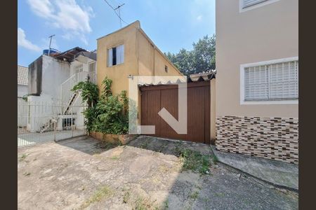 Casa para alugar com 60m², 2 quartos e 1 vaga Casa para alugar com 60m², 2 quartos e 1 vagaFachada