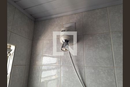Banheiro de casa para alugar com 2 quartos, 60m² em Jardim São Paulo, São Paulo