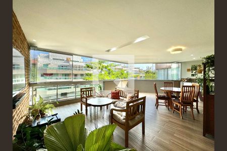 Apartamento à venda com 140m², 3 quartos e 3 vagasVaranda