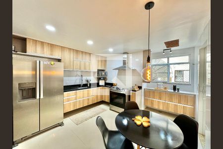 Apartamento à venda com 140m², 3 quartos e 3 vagasCozinha