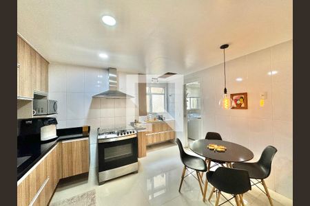 Apartamento à venda com 140m², 3 quartos e 3 vagasCozinha