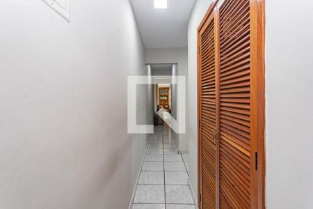 Casa à venda com 296m², 3 quartos e 2 vagas Casa à venda com 296m², 3 quartos e 2 vagasCorredor
