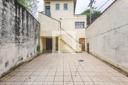 Casa à venda com 296m², 3 quartos e 2 vagas Casa à venda com 296m², 3 quartos e 2 vagasQuintal