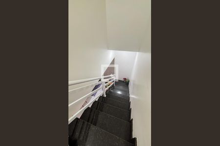 Apartamento à venda com 110m², 2 quartos e 2 vagasEscada