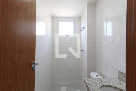Banheiro de apartamento para alugar com 2 quartos, 45m² em Água Santa, Rio de Janeiro
