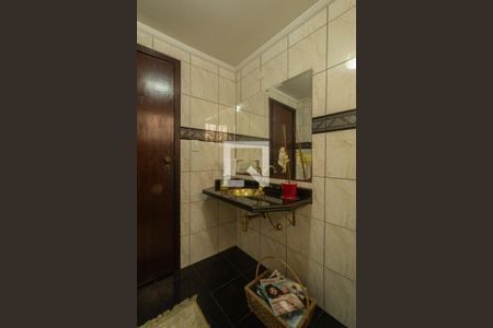 Casa à venda com 186m², 3 quartos e 2 vagas Casa à venda com 186m², 3 quartos e 2 vagasBanheiro