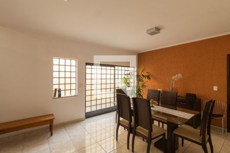 Casa à venda com 186m², 3 quartos e 2 vagas Casa à venda com 186m², 3 quartos e 2 vagasSala de Jantar