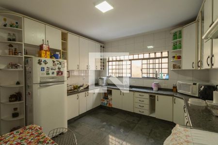 Casa à venda com 186m², 3 quartos e 2 vagas Casa à venda com 186m², 3 quartos e 2 vagasCozinha