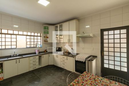 Casa à venda com 186m², 3 quartos e 2 vagas Casa à venda com 186m², 3 quartos e 2 vagasCozinha