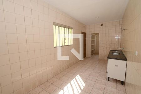 Casa para alugar com 150m², 2 quartos e 8 vagasCozinha