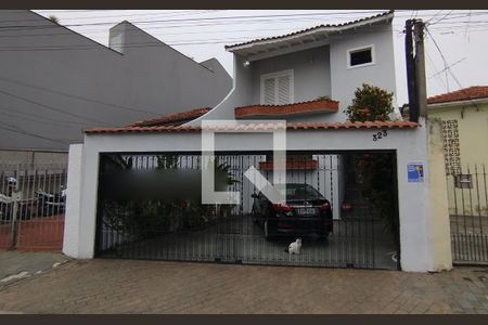 Casa à venda com 223m², 3 quartos e 2 vagas Casa à venda com 223m², 3 quartos e 2 vagasFachada + Placa