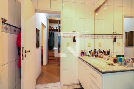 Casa à venda com 223m², 3 quartos e 2 vagas Casa à venda com 223m², 3 quartos e 2 vagasBanheiro da Suíte 1