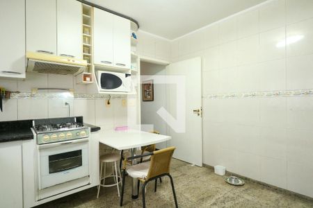 Casa à venda com 223m², 3 quartos e 2 vagas Casa à venda com 223m², 3 quartos e 2 vagasCozinha