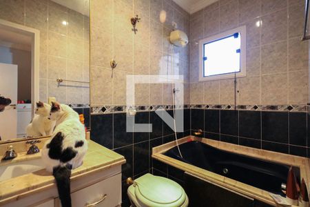 Casa à venda com 223m², 3 quartos e 2 vagas Casa à venda com 223m², 3 quartos e 2 vagasBanheiro da Suíte 2