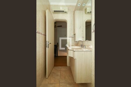 Casa à venda com 200m², 3 quartos e 1 vagaBanheiro